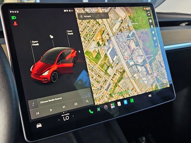 Used 2021 Tesla Model Y Performance AWD/4WD image 18