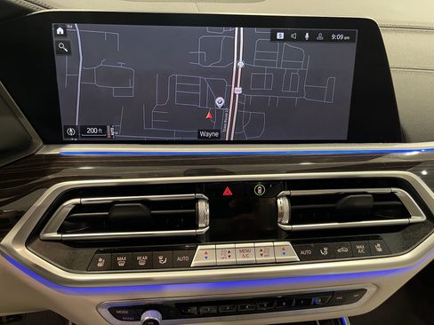 Used 2023 BMW X5 xDrive40i w/ M Sport Package AWD/4WD image 22