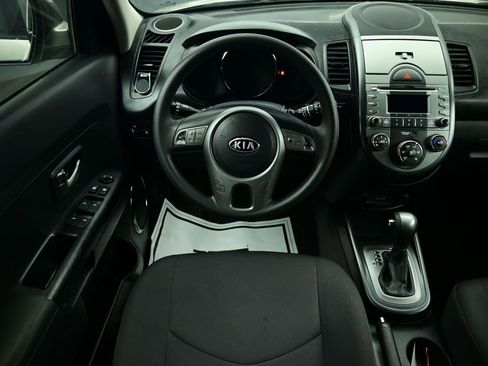 Used 2011 Kia Soul + image 5