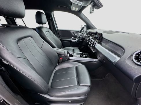 Used 2023 Mercedes-Benz GLB 250 4MATIC image 19