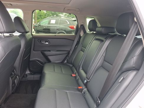 Used 2023 Nissan Rogue SV w/ SV Premium B Package AWD/4WD image 12