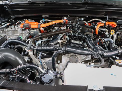 Used 2024 Toyota Tacoma TRD Off-Road image 30