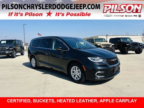 Used 2023 Chrysler Pacifica Touring-L image 1