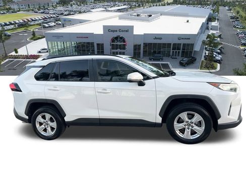 Used 2019 Toyota RAV4 XLE image 4