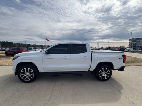 Used 2023 Chevrolet Colorado Z71 w/ Z71 Convenience Package 2 image 5
