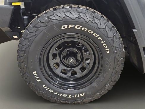 Used 2020 Jeep Wrangler Sport image 25