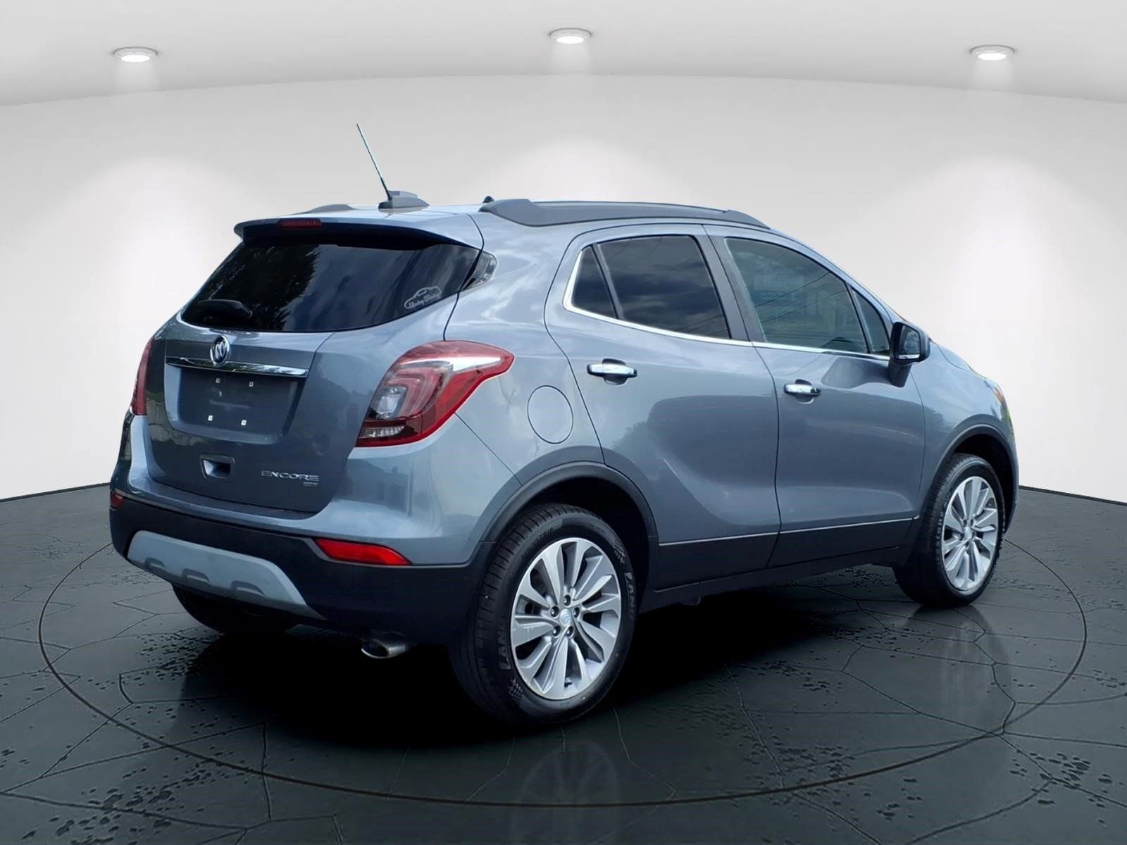 Used 2020 Buick Encore Preferred AWD/4WD image 3