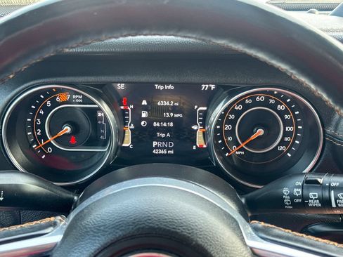 Used 2022 Jeep Wrangler Unlimited Sahara AWD/4WD image 17