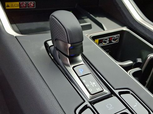 New 2026 Lexus TX 500h AWD image 10