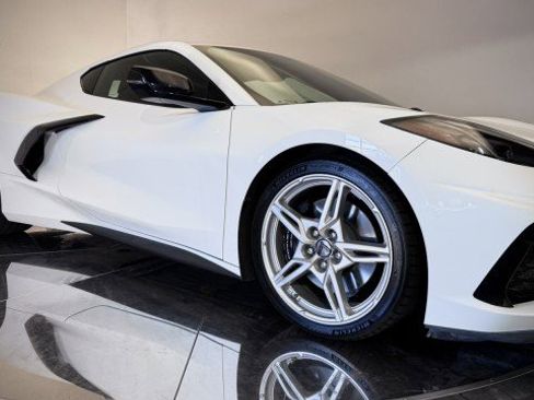 Used 2023 Chevrolet Corvette Stingray Premium Cpe w/ Z51 Performance Package RWD image 17