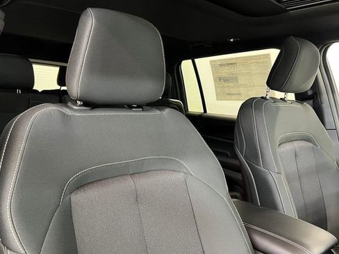 New 2025 Jeep Grand Cherokee L Laredo w/ Luxury Tech Group I image 8