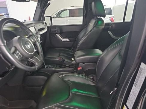 Used 2015 Jeep Wrangler Unlimited Sahara w/ Connectivity Group image 6