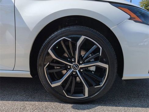 Used 2024 Nissan Altima 2.5 SR image 10