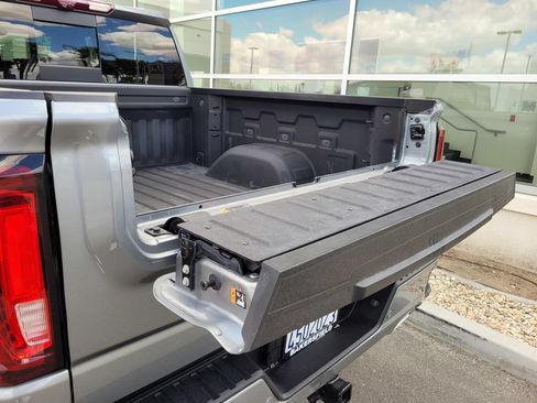 Used 2024 GMC Sierra 1500 AT4 w/ Technology Package AWD/4WD image 33