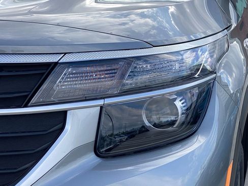 New 2026 Kia Seltos LX image 8