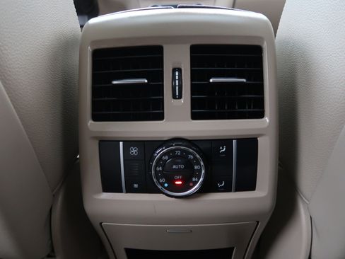 Used 2013 Mercedes-Benz GL 450 4MATIC 4dr GL 450 image 37