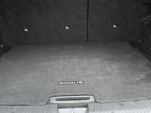 Used 2023 Nissan Rogue S image 11