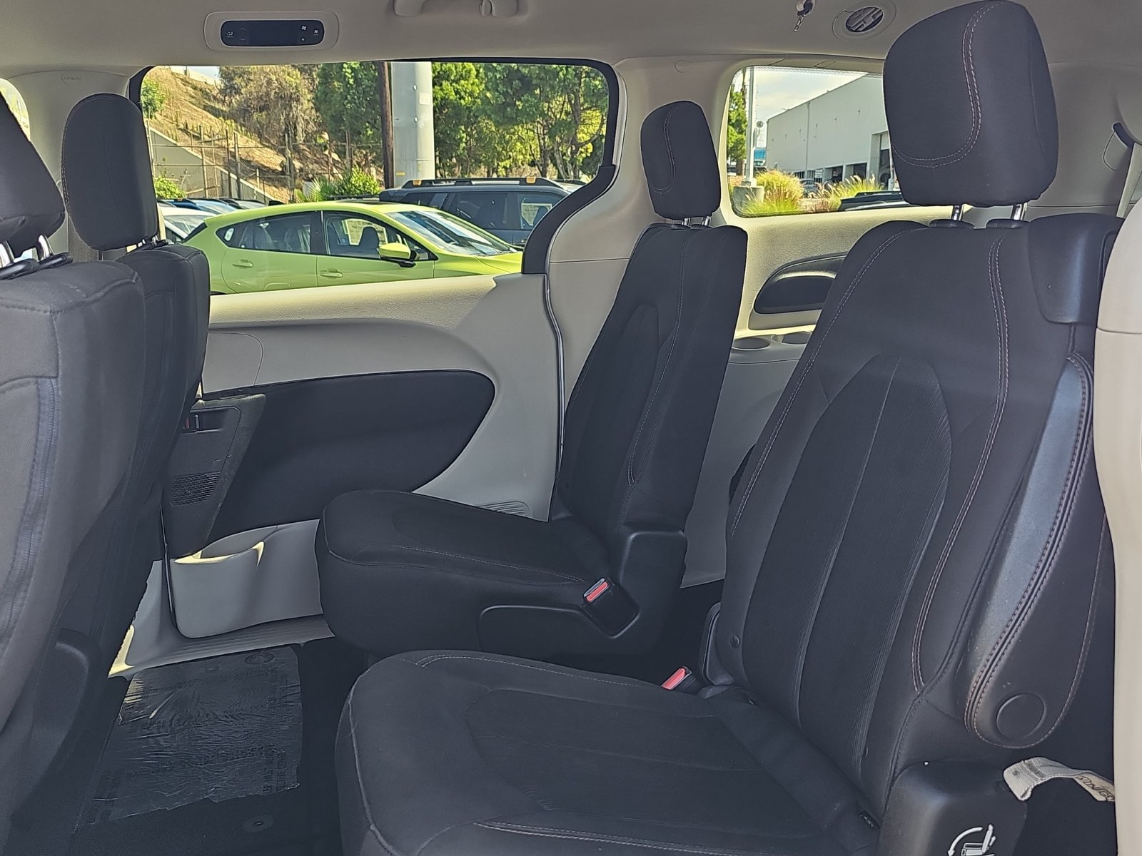 Used 2019 Chrysler Pacifica LX w/ Tire & Wheel Group FWD image 14