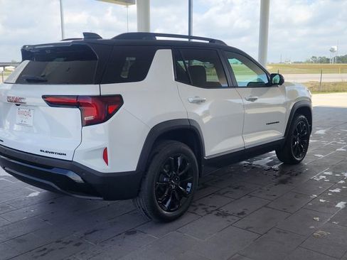 Used 2025 GMC Terrain Elevation w/ Elevation Premium Package image 6