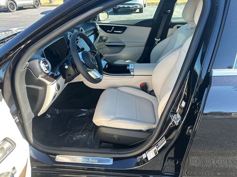 New 2026 Mercedes-Benz C 300 4MATIC Sedan image 9