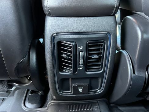 Used 2021 Jeep Grand Cherokee Laredo X AWD/4WD image 33