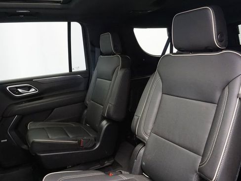 Used 2021 GMC Yukon XL SLT w/ SLT Premium Package image 30