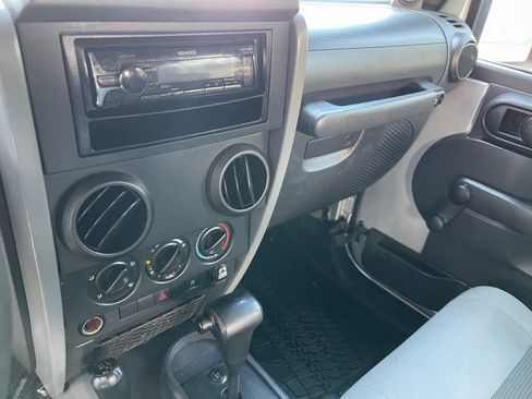 Used 2009 Jeep Wrangler Unlimited X AWD/4WD image 26