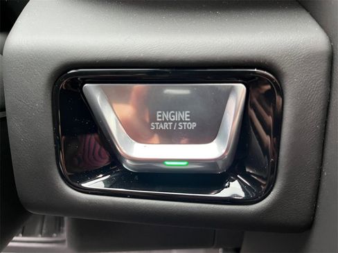 Used 2025 GMC Yukon AT4 Ultimate w/ LPO, Floor Liner Package image 23