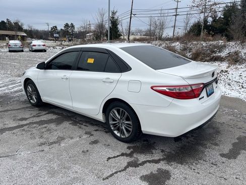 Used 2016 Toyota Camry SE image 12