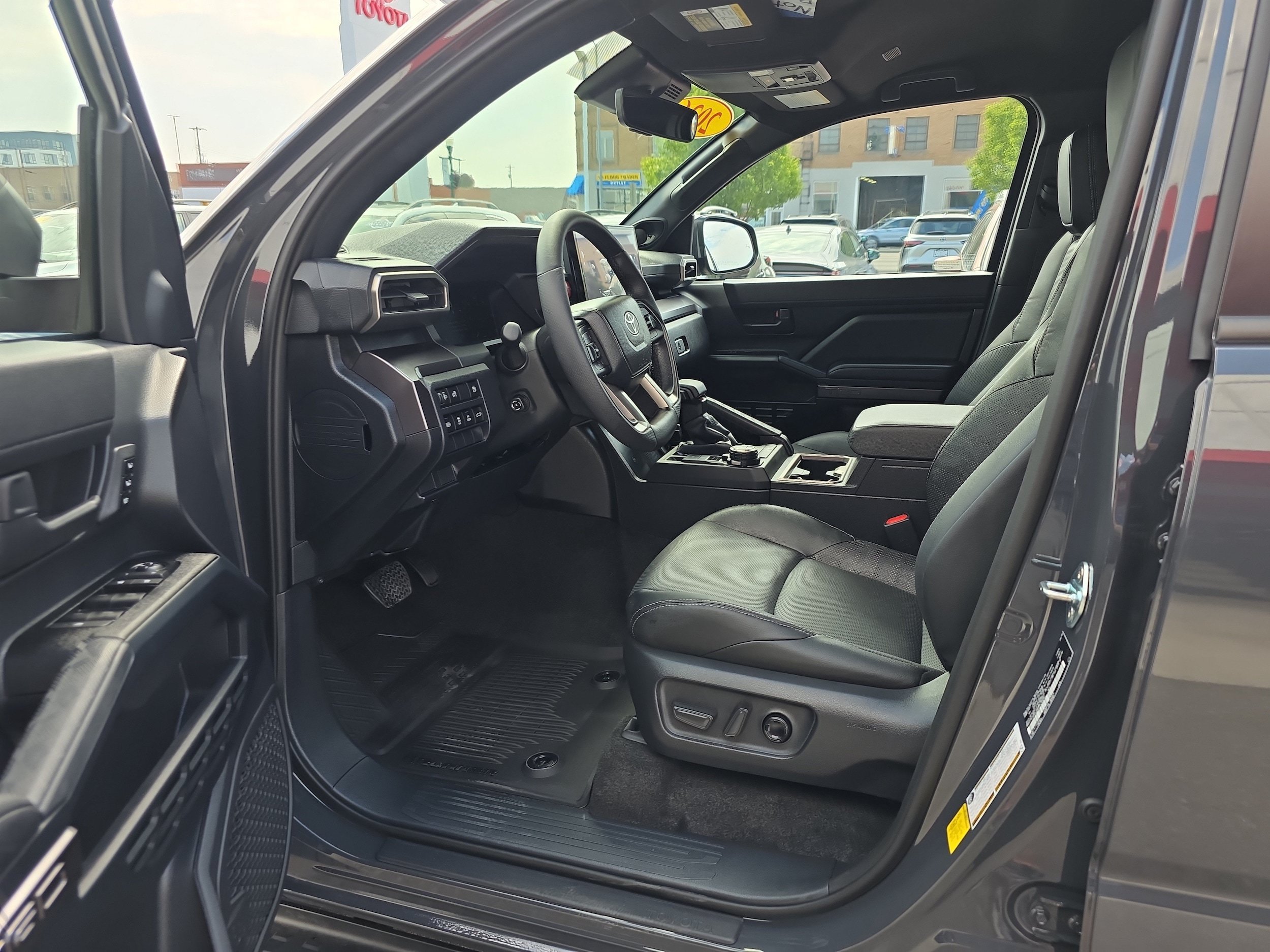 Used 2026 Toyota 4Runner TRD Off-Road Premium AWD/4WD image 2