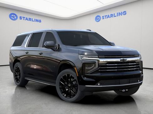 Used 2026 Chevrolet Suburban LT w/ Comfort Package AWD/4WD image 7