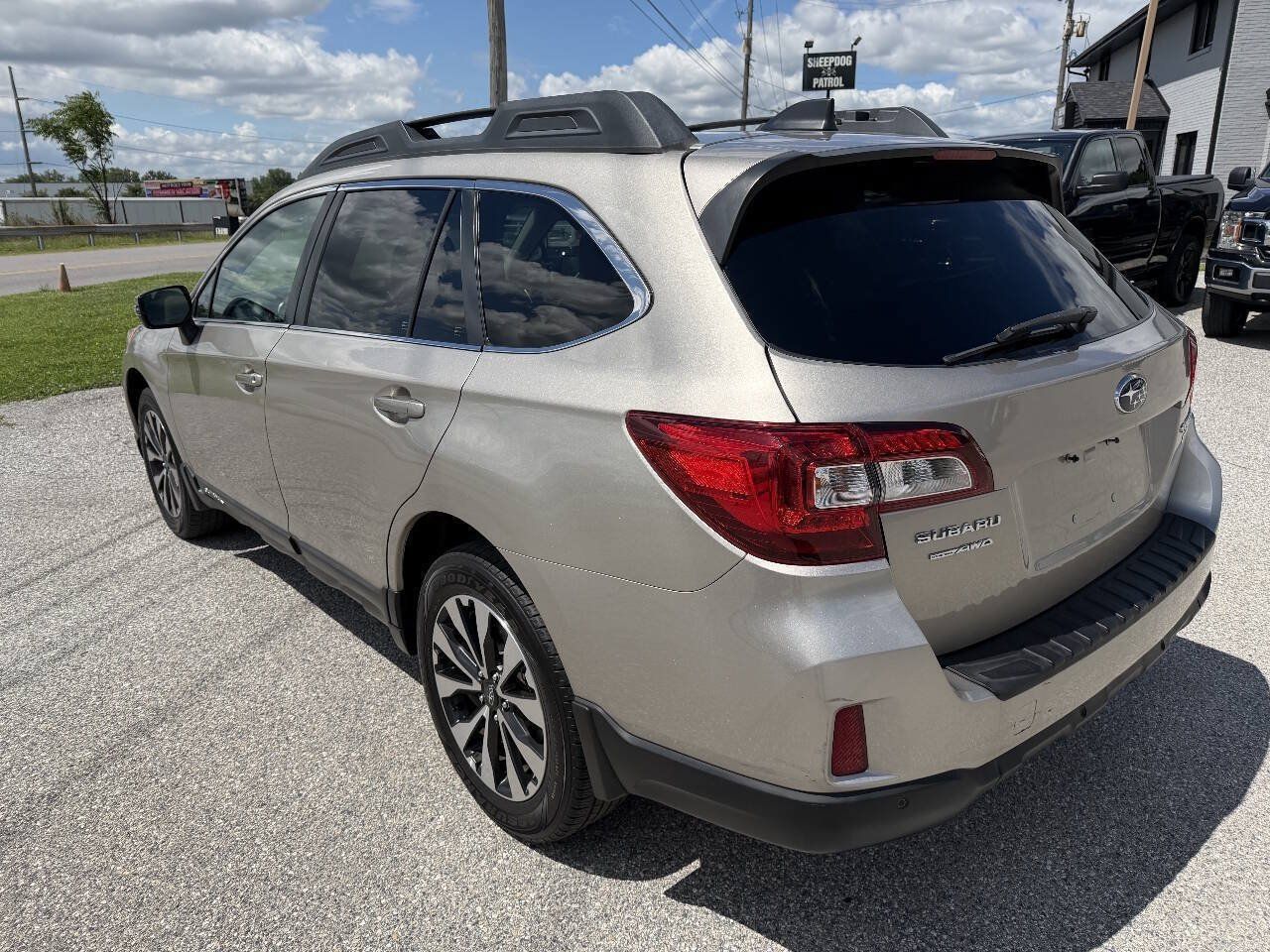 Used 2017 Subaru Outback 2.5i Limited AWD/4WD image 8