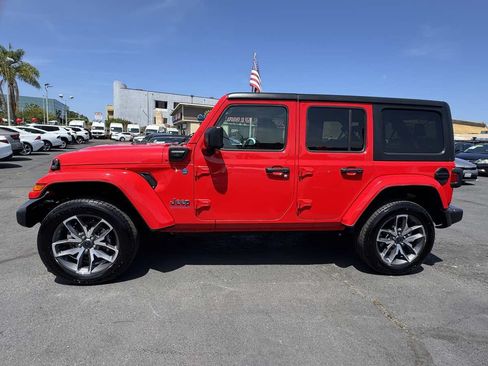 Used 2024 Jeep Wrangler Unlimited AWD/4WD image 10