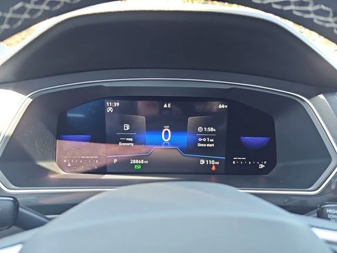 Certified 2023 Volkswagen Tiguan SE R-Line FWD image 20