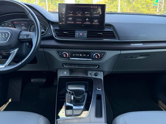 Used 2022 Audi Q5 2.0T Premium w/ Convenience Package AWD/4WD image 13