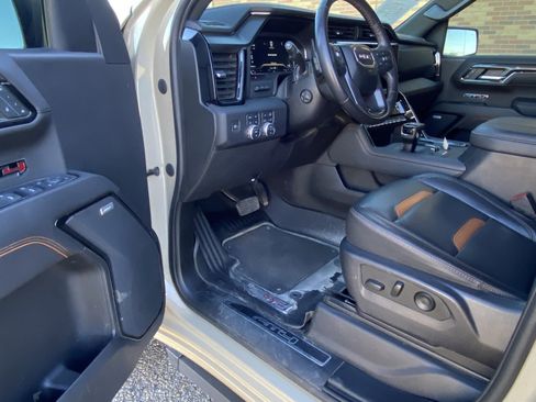 Used 2023 GMC Sierra 1500 AT4 w/ Technology Package image 14