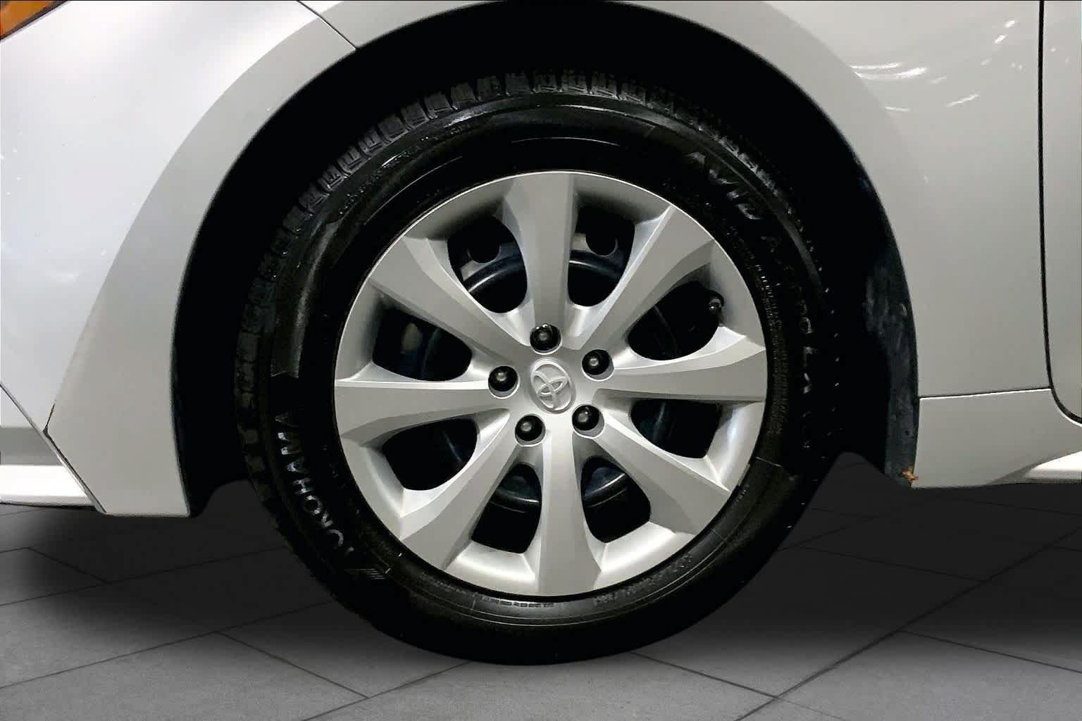 Certified 2020 Toyota Corolla LE w/ Carpet Mat Package (TMS) FWD image 11
