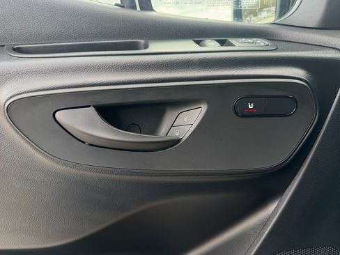 Used 2025 Mercedes-Benz Sprinter 2500 image 20