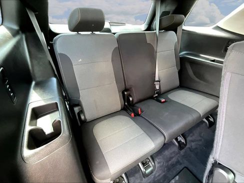 Used 2021 Chevrolet Traverse LS FWD image 28