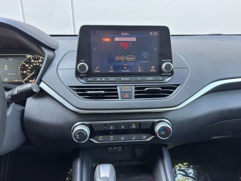 Used 2019 Nissan Altima 2.5 S FWD image 21