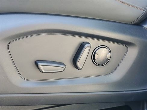 New 2025 Ford Explorer Active w/ Active Comfort Package image 13