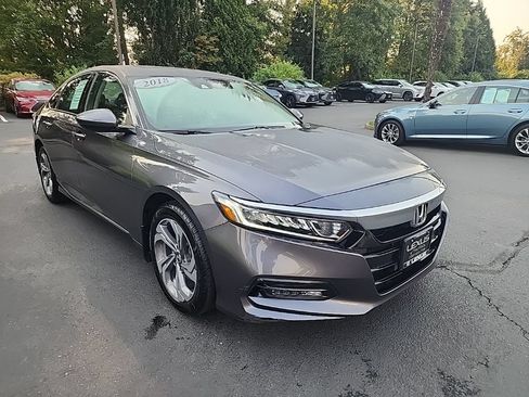 Used 2018 Honda Accord EX image 6