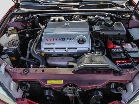 Used 2004 Toyota Camry LE image 26