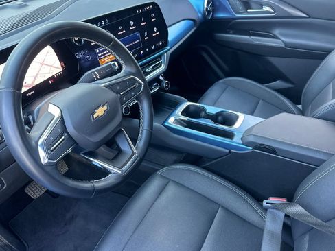 Used 2024 Chevrolet Equinox EV LT FWD image 11