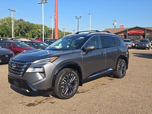 New 2026 Nissan Rogue Platinum w/ Platinum Premium Package image 3