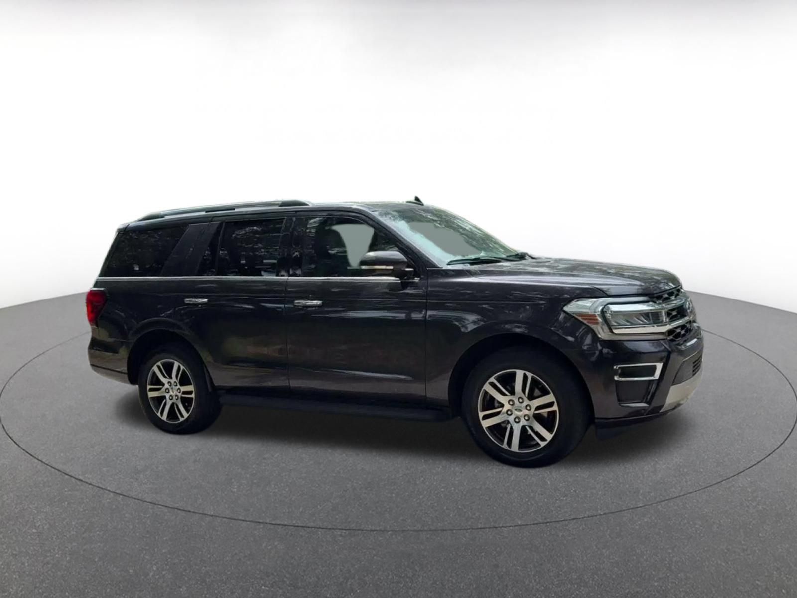 Used 2024 Ford Expedition Limited RWD image 2