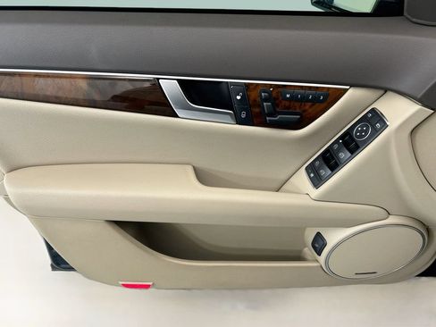 Used 2012 Mercedes-Benz C 250 Sedan image 23