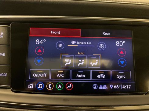 Used 2020 Buick Enclave Premium w/ Sun and Sites Package image 37