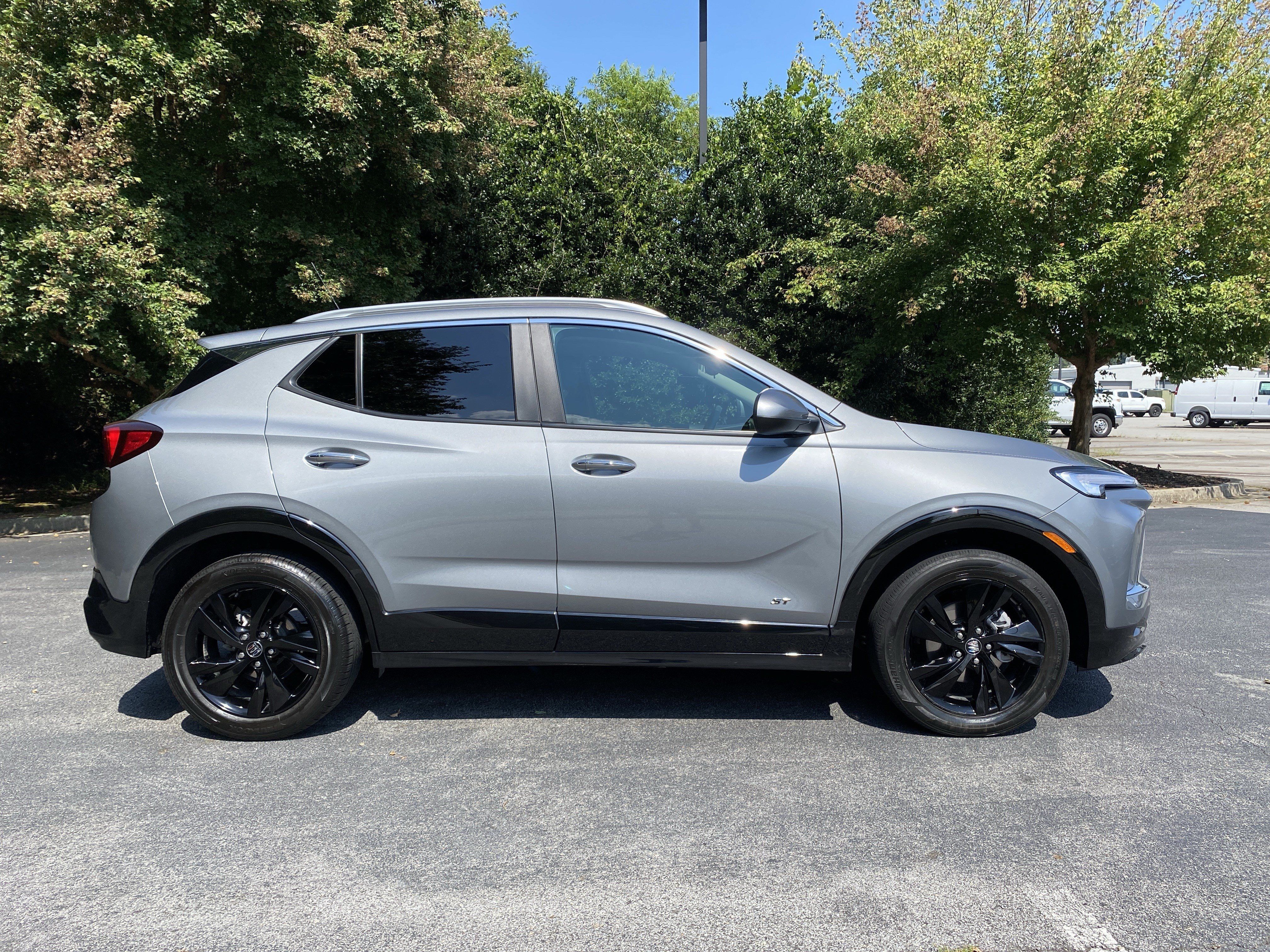 Used 2025 Buick Encore GX Sport Touring FWD image 10