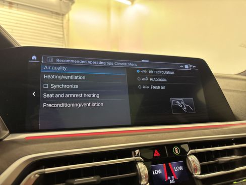 Used 2022 BMW X7 xDrive40i w/ M Sport Package AWD/4WD image 23